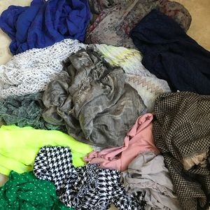 13 scarves lot